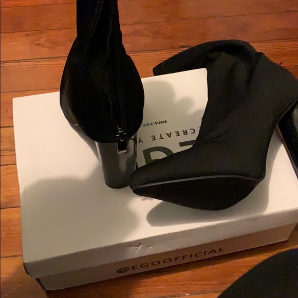 Siam Black Lycra - Picture 3 of 4